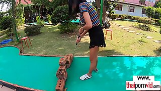 Большая титятая любительница тайское slut noom любит игры с мячом