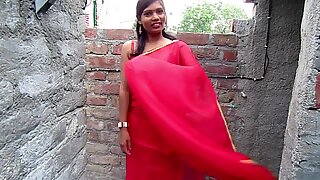 Legforróbb bhabhi szári szexi stílusban, piros színű szári cselekedettel