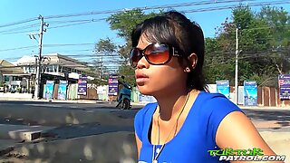 Tuktukpatrol eifrige big titte asiatisch gehämmert mit saftigem Creampie